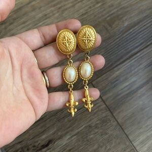 Vintage Fleur De Lis Gold Earrings